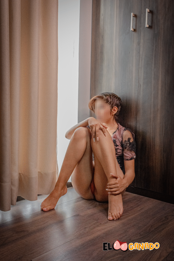 Indigenous cholita gets into her boss's bed